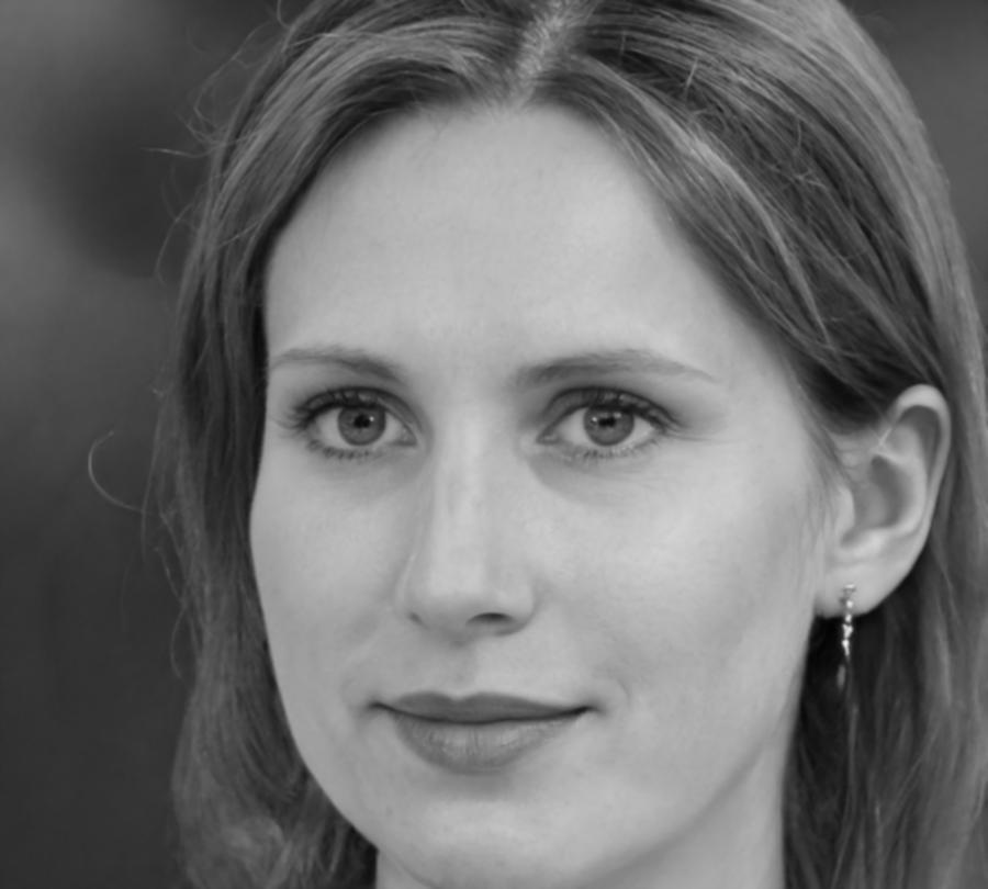 Portrait de Céleste Moreau, experte en gestion